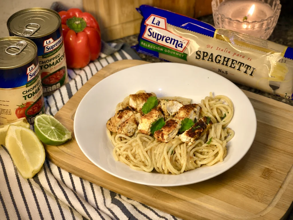 Pollo al ajillo con pasta